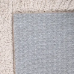 Flauschiger Teppich - Bobby Weiß